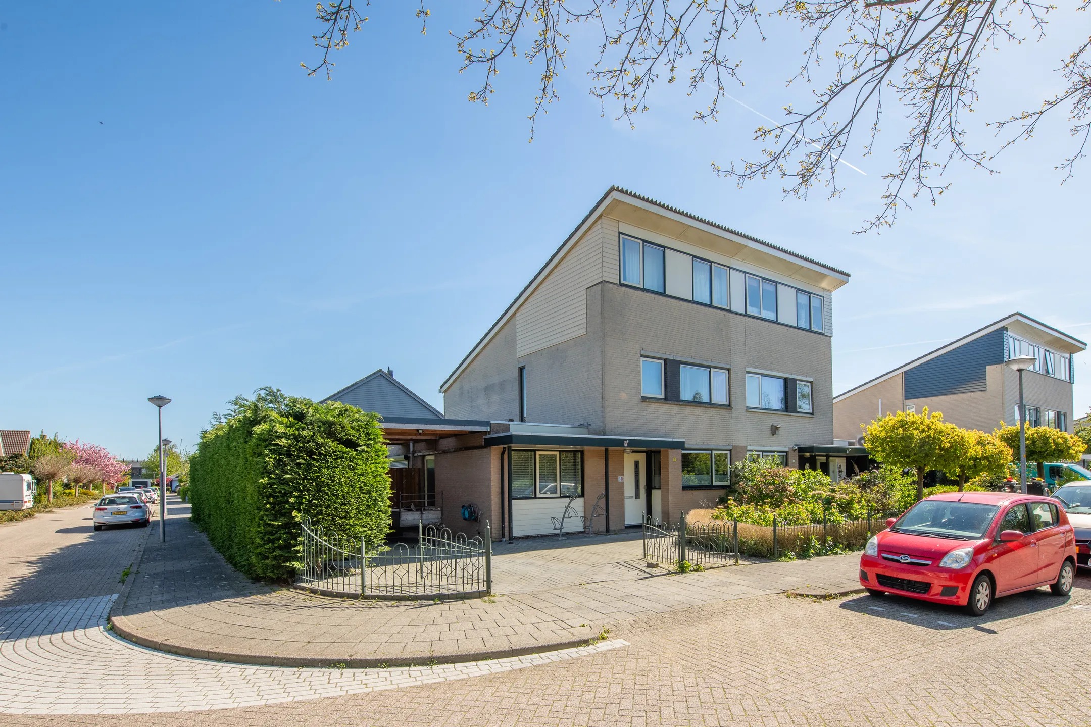 2-onder-1-kapwoning Populierenstraat 1 in Winkel