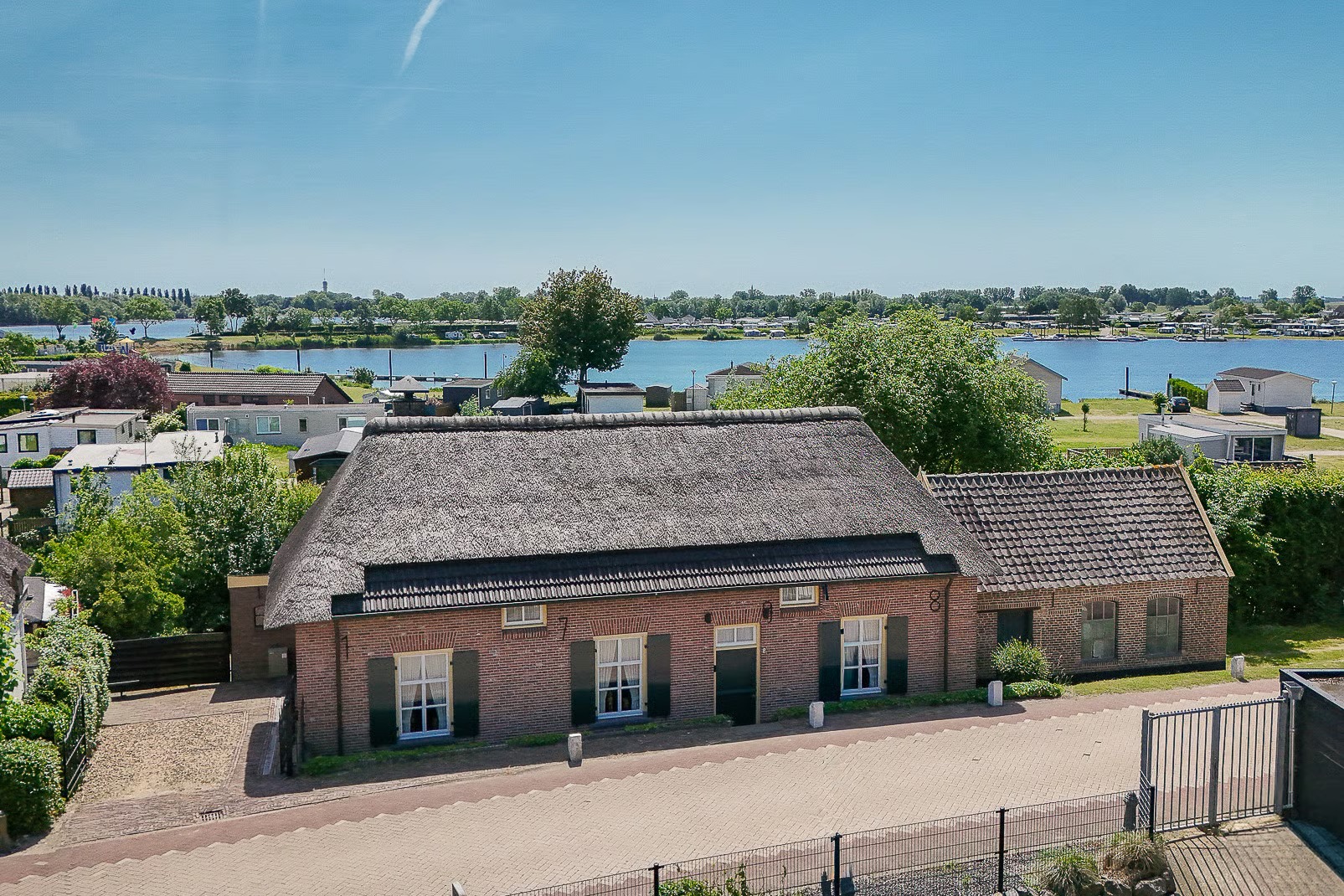 Vrijstaande woning (dijkwoning) Blauwe Sluis 5 in Appeltern