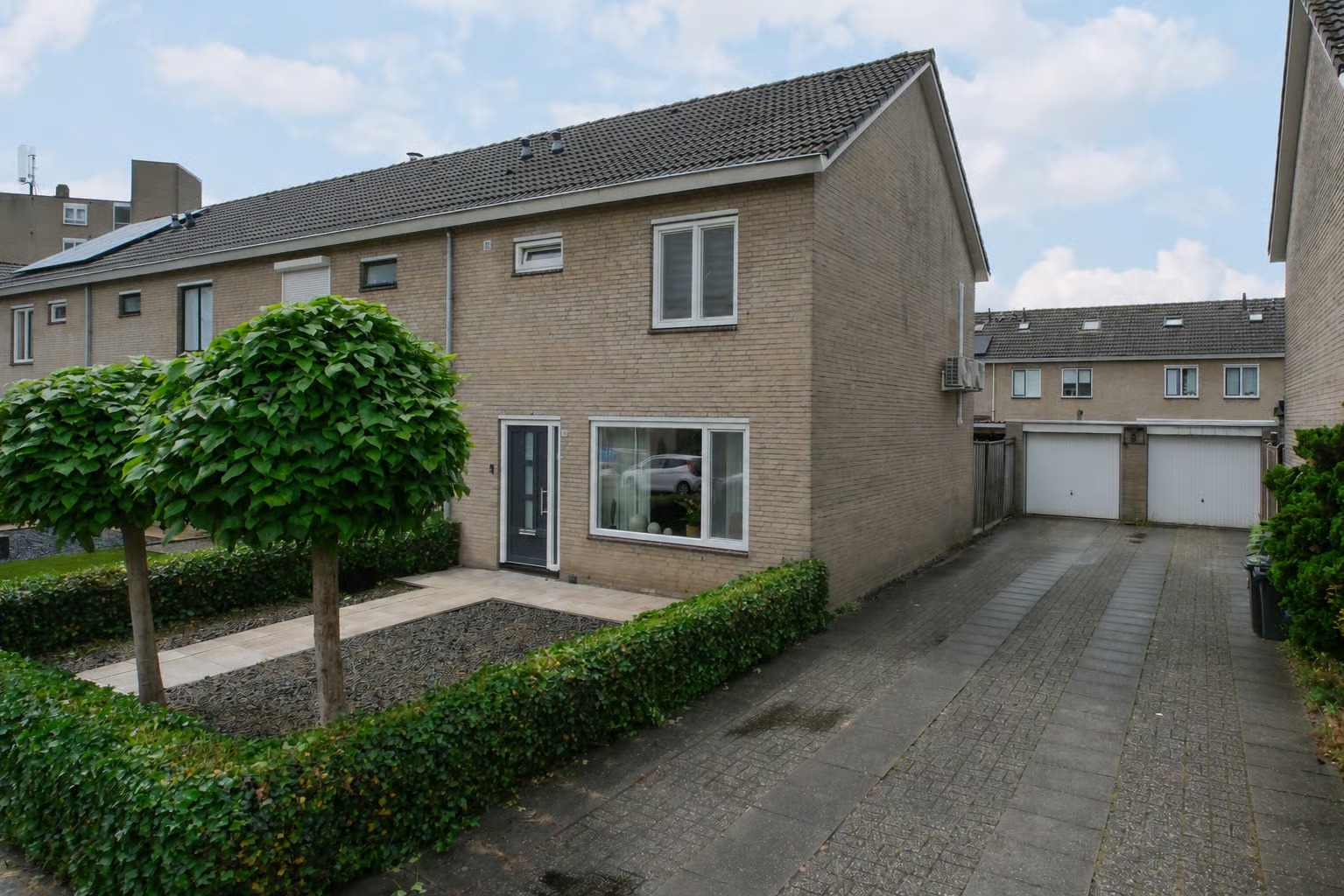 Hoekwoning Brucknerstraat 33 in Almelo