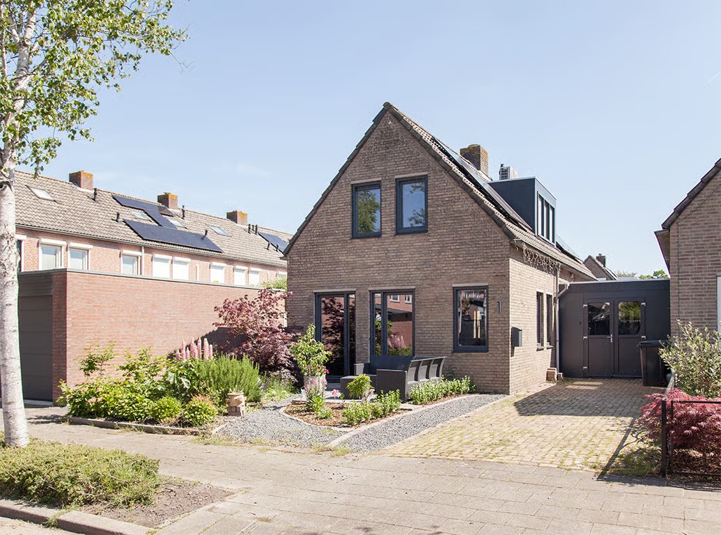 Geschakelde woning Vlaamse Gaai 1 in Etten-Leur