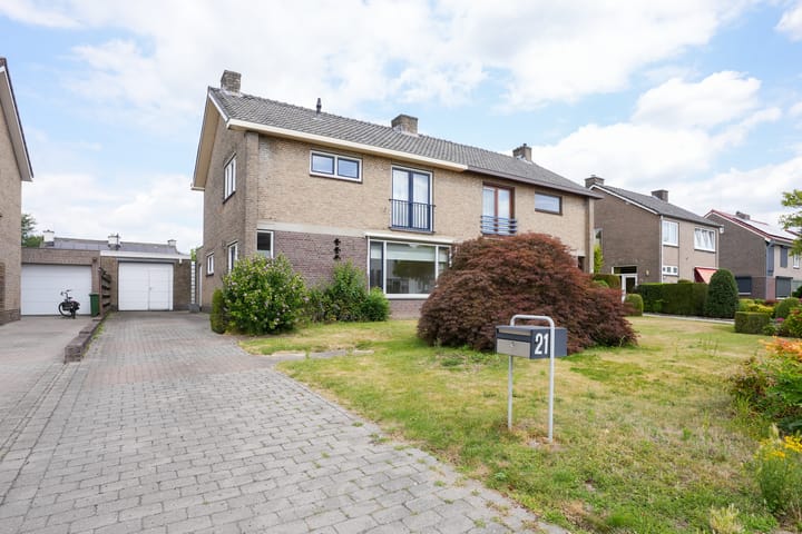 Eengezinswoning, halfvrijstaande woning Limburgerstraat 21 Cadier en Keer
