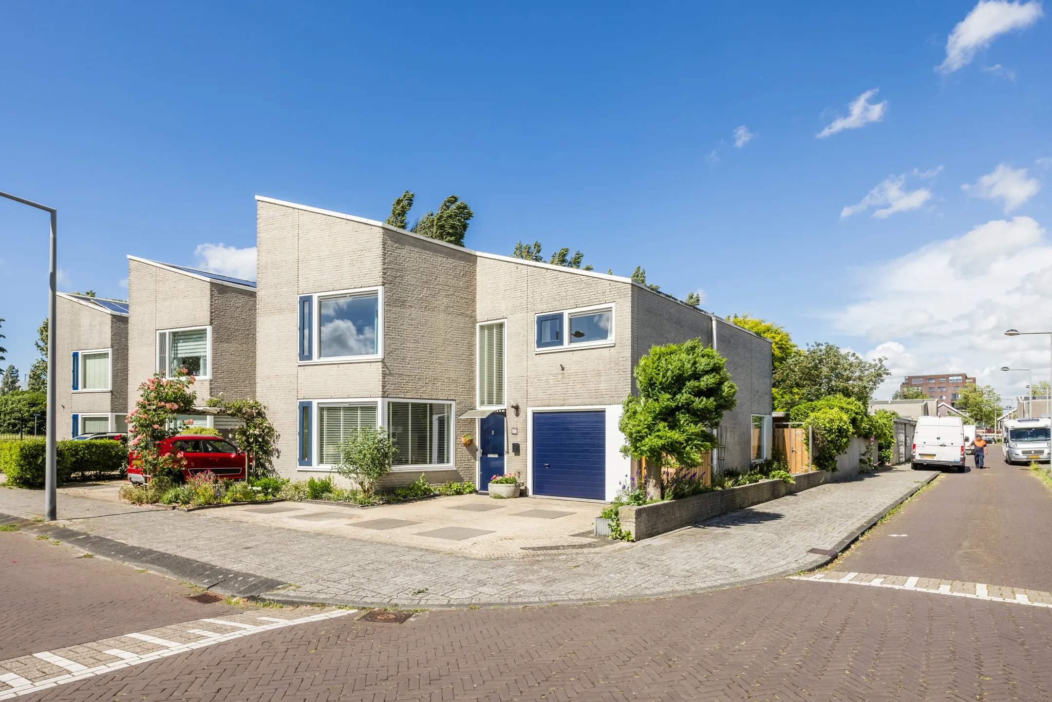Hoekwoning Spireaveld 37 in Den Haag