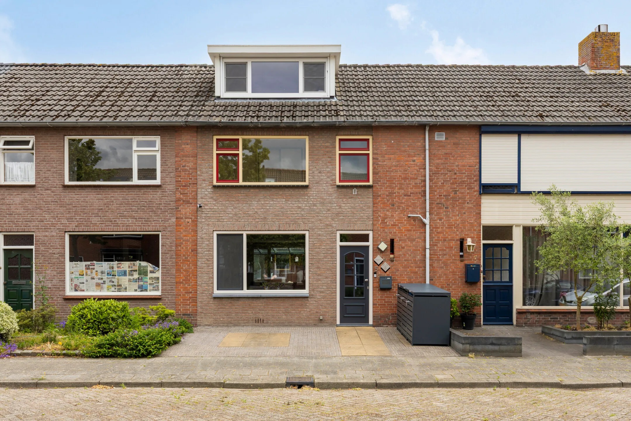 Tussenwoning Händelstraat 5 in Halsteren