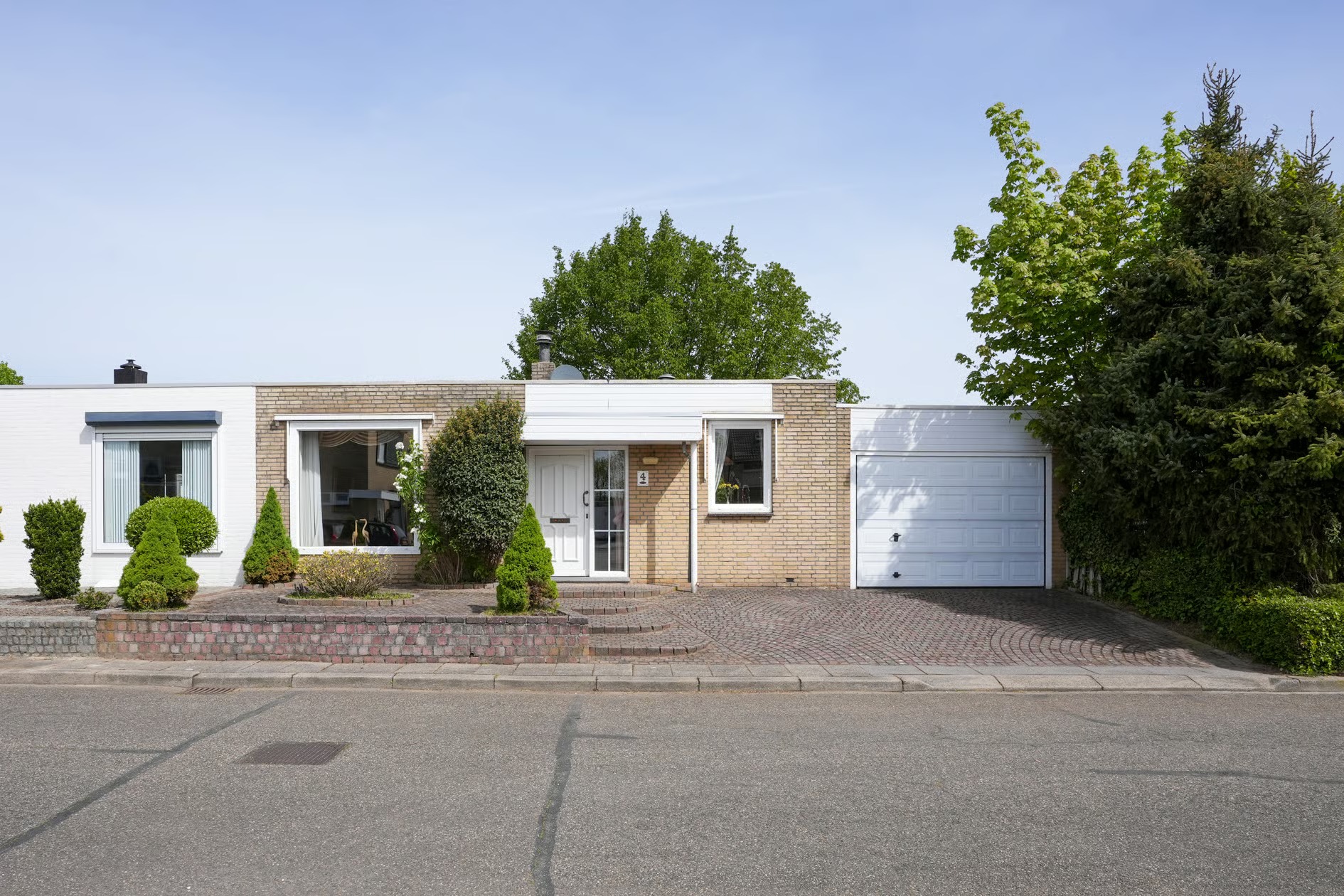 Hoekwoning Heggewikke 4 in Landgraaf