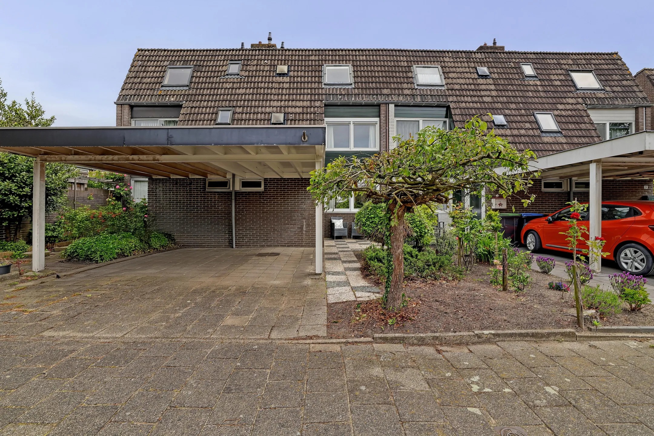 Tussenwoning Lindenlaan 15 in Lisse
