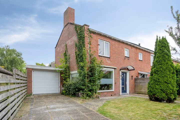 Hoekwoning Marconistraat 34 in Assen