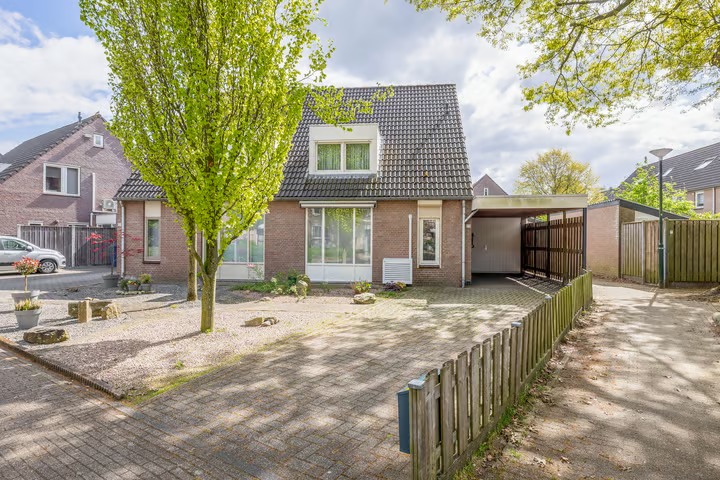 2-onder-1-kapwoning Van Rijckevorsellaan 33 in Nuenen