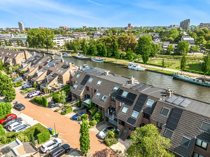Tussenwoning Aletta Jacobslaan 48 in Leiden