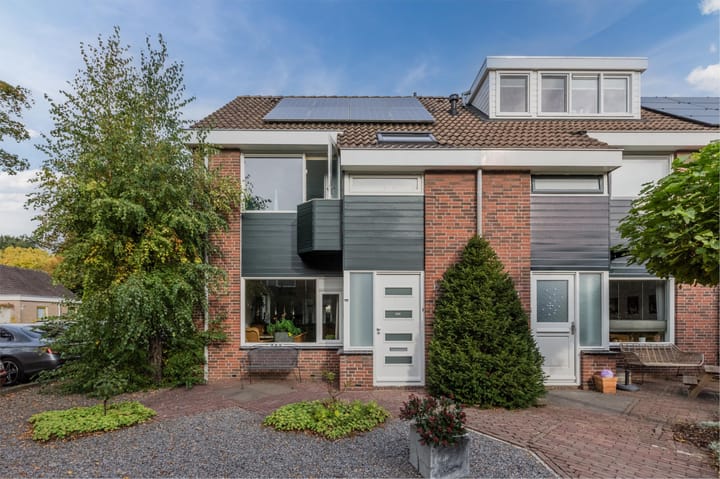 Hoekwoning Titus Brandsmastraat 12 in Heemskerk