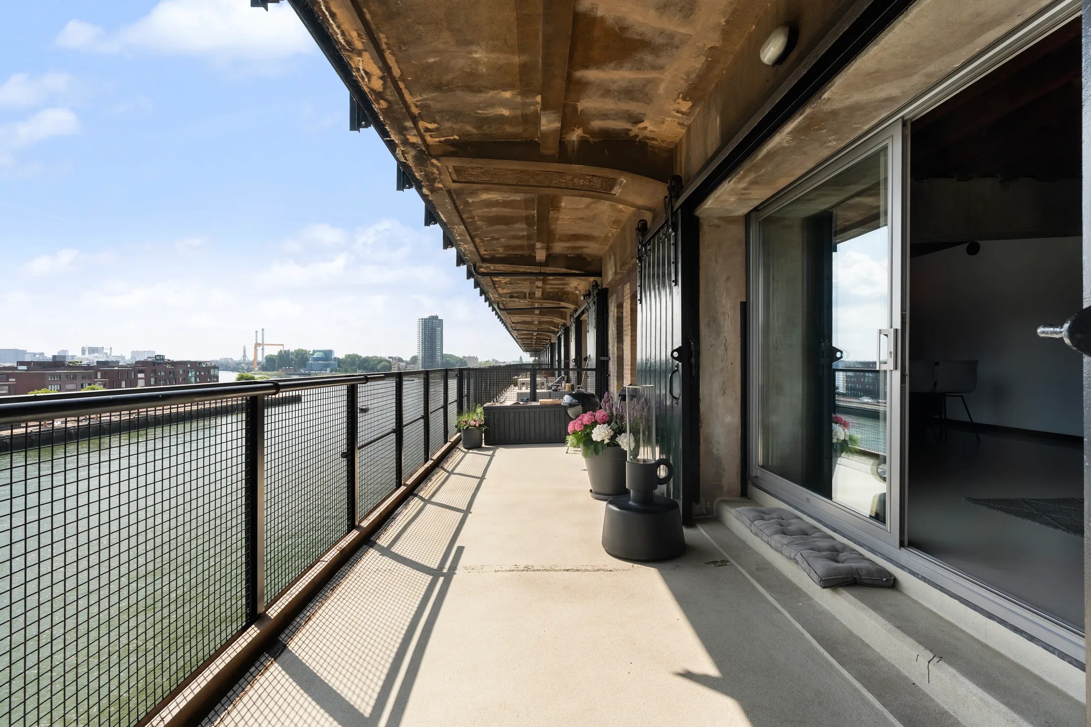 Galerijflat Lloydstraat 40 Rotterdam