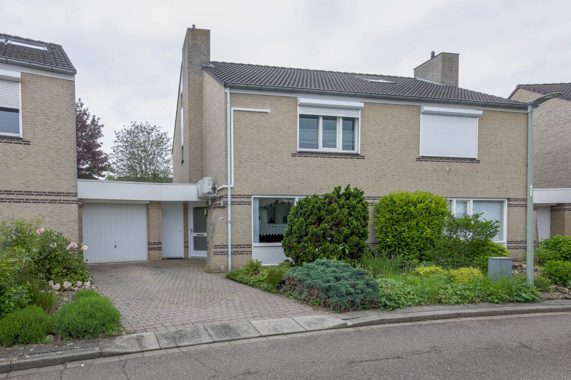 2-onder-1-kapwoning Prof. van Itersonstraat 218 in Heerlen