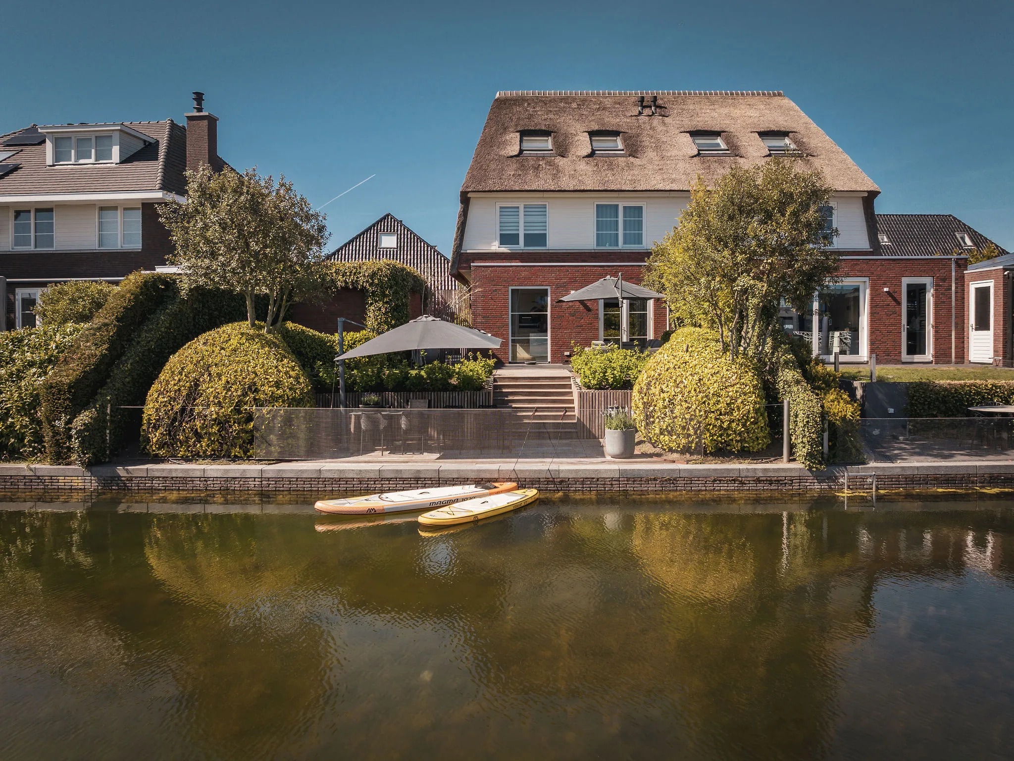 2-onder-1-kapwoning Adama van Scheltemalaan 38 in Blaricum