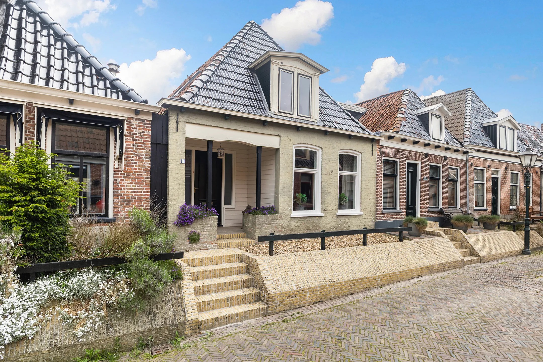 Tussenwoning Hegebuorren 11 in Holwert