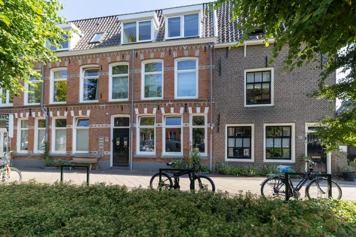 Bovenwoning Achtergracht 57 in Weesp