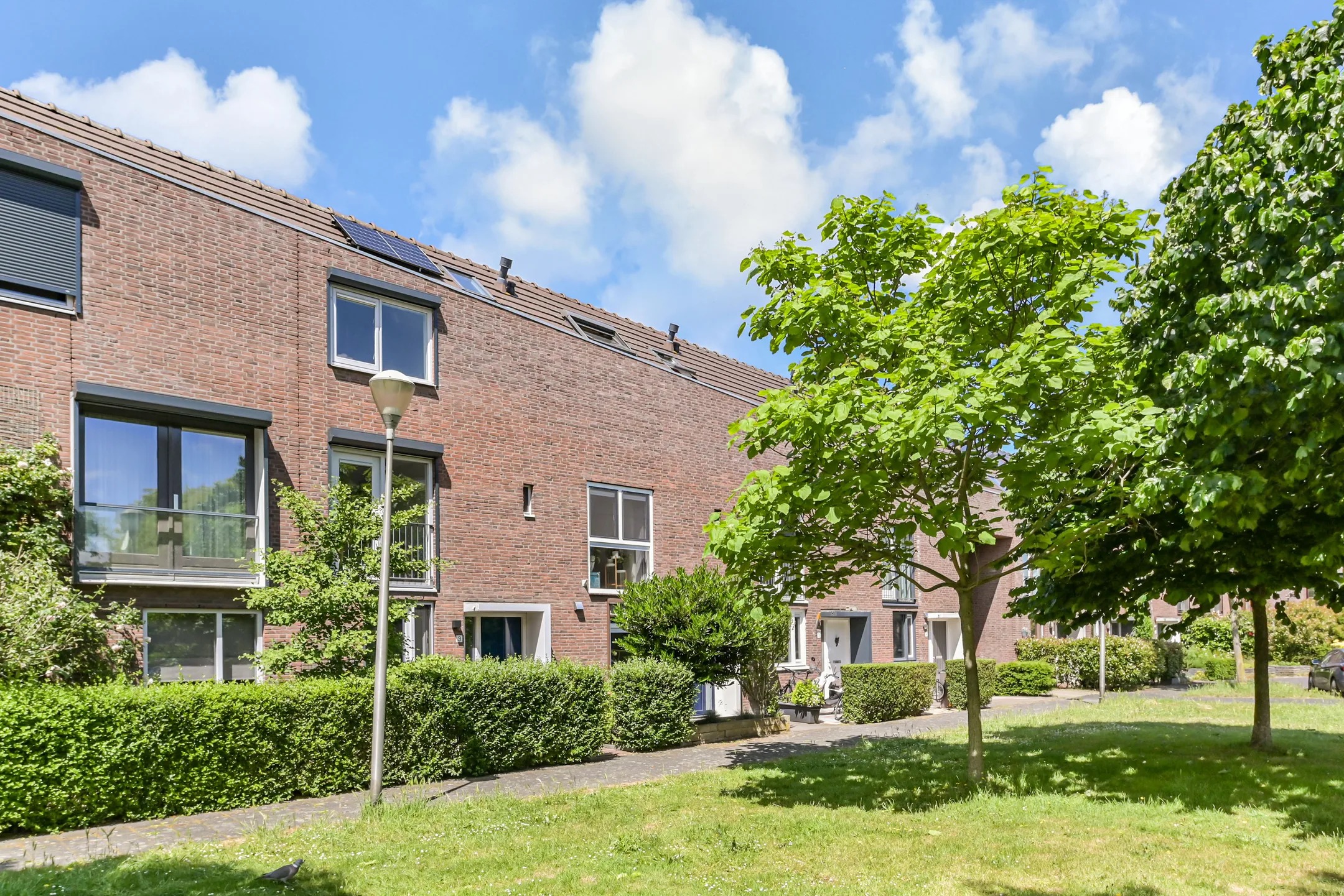Tussenwoning Vermeulenlaan 5 in Den Haag