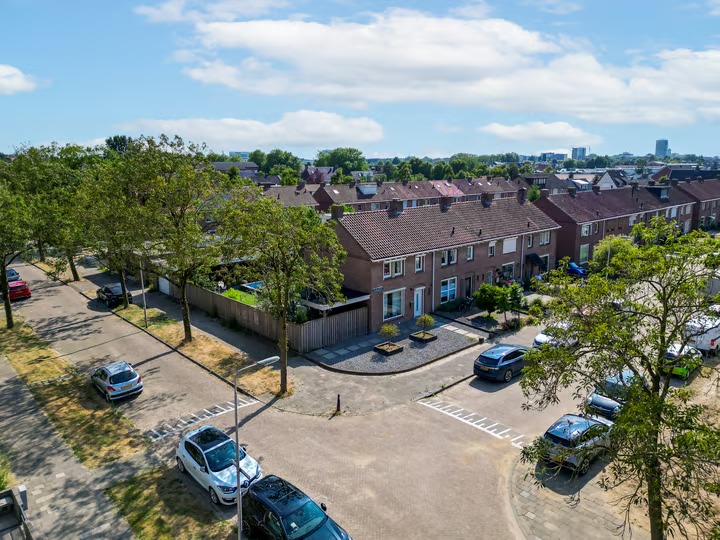 Hoekwoning Kapelaan Nausstraat 31 in Oss