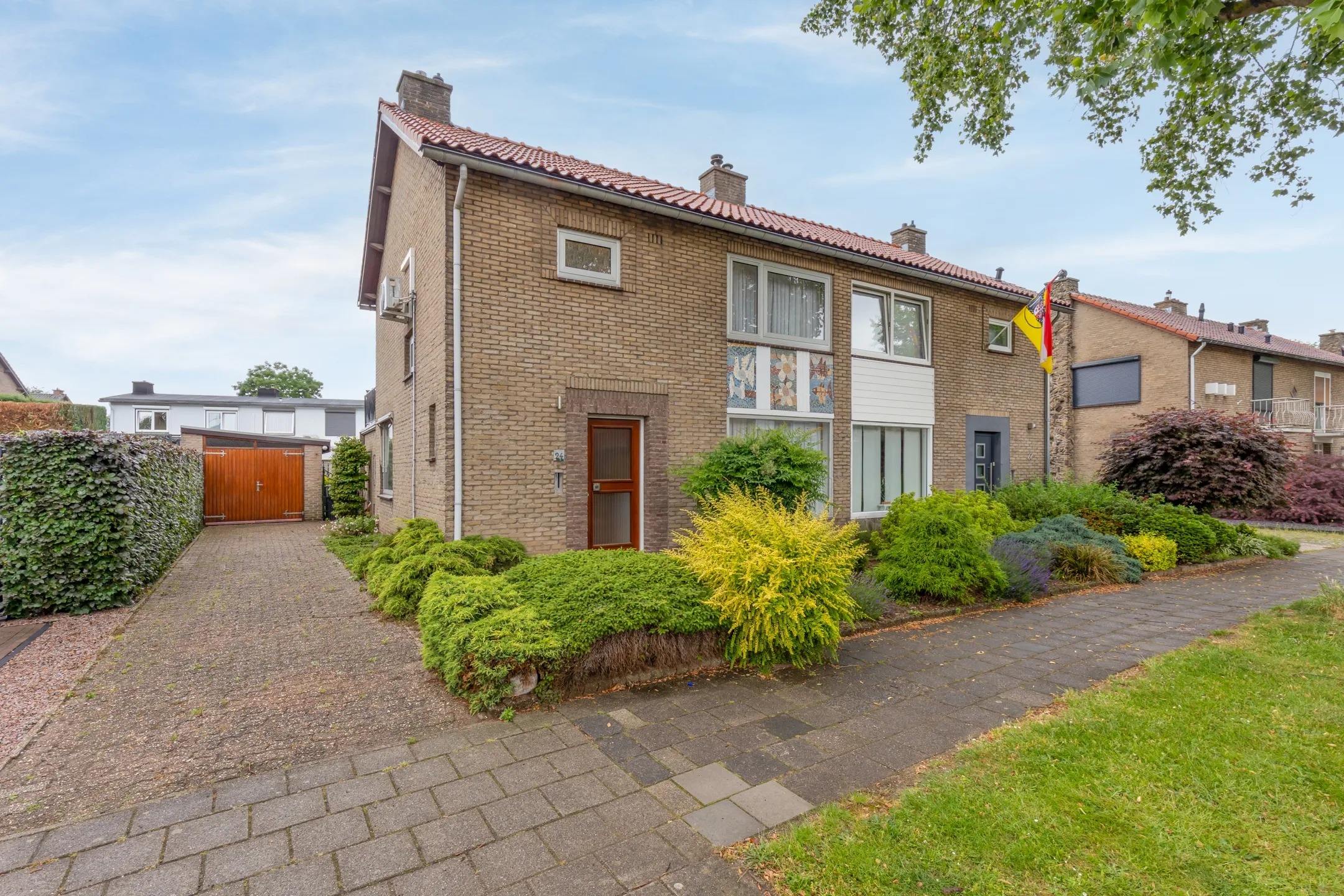 2-onder-1-kapwoning Rembrandtlaan 24 in Geleen