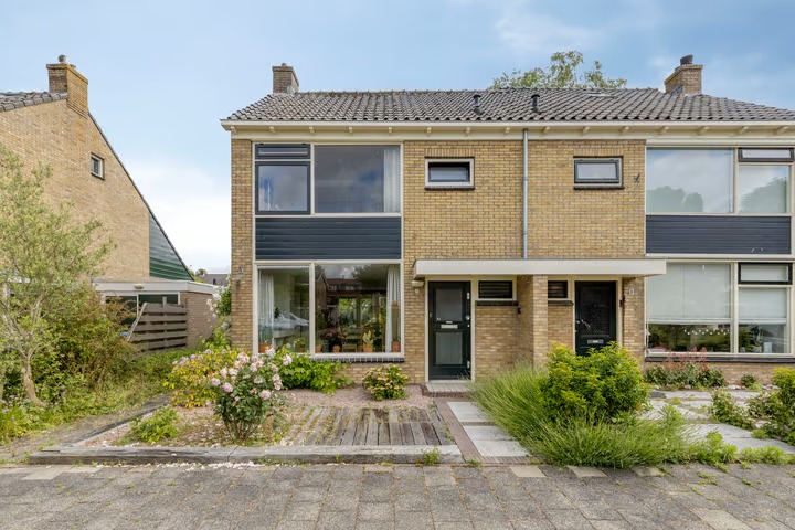 2-onder-1-kapwoning Prinses Wilhelminasingel 8 in Zuidoostbeemster