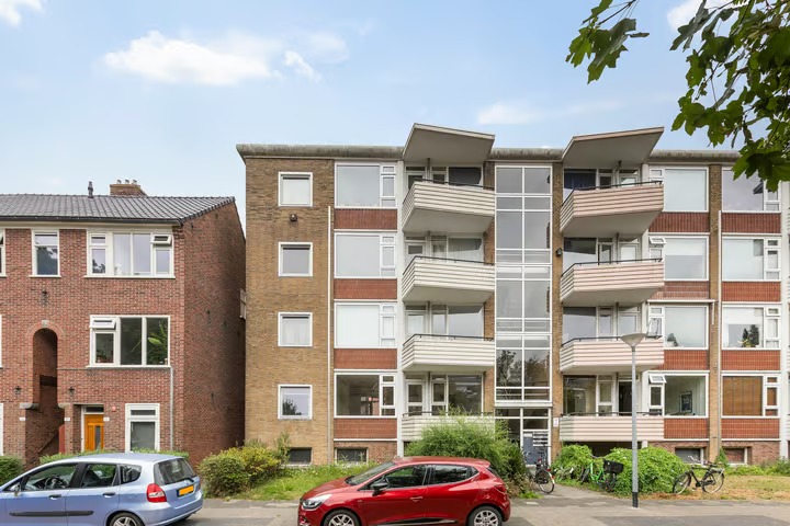 Portiekflat Adriaan van Ostadestraat 89 in Groningen
