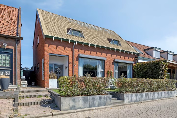 2-onder-1-kapwoning (dijkwoning) Heensedijk 47 a in De Heen