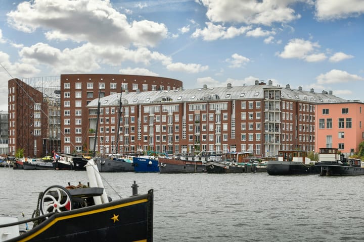 Bovenwoning (appartement) Barcelonaplein 143 in Amsterdam