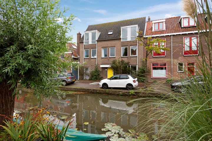 Eengezinswoning, eindwoning Buitenwatersloot 207 Delft