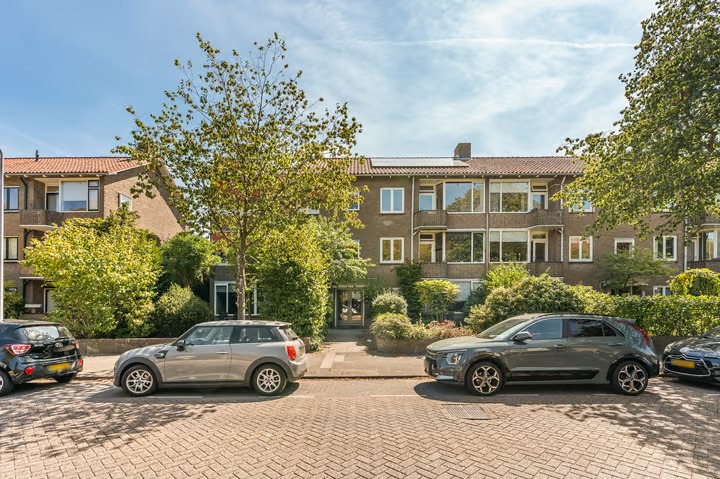 Bovenwoning Admiraal de Ruyterlaan 157 in Hilversum