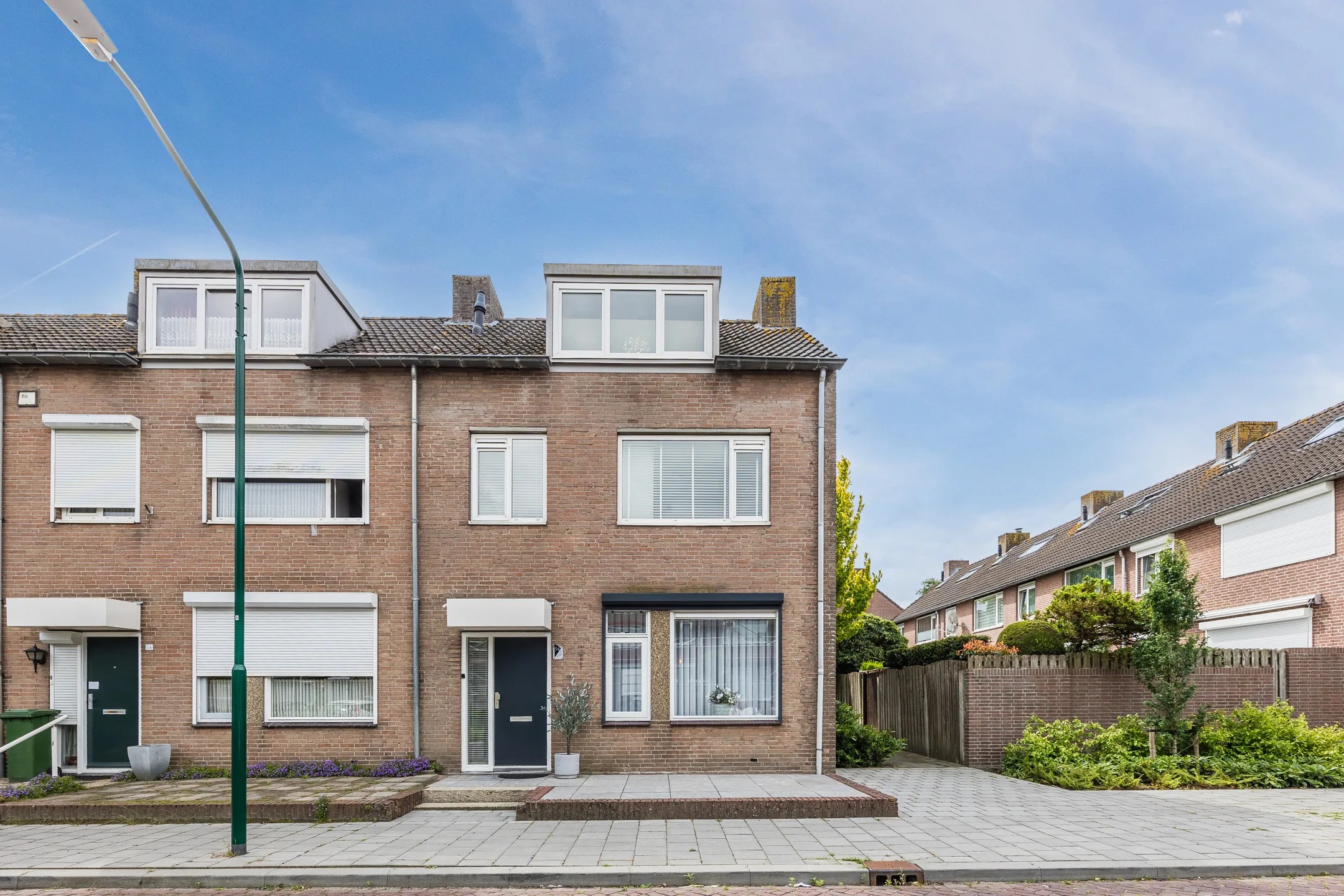 Hoekwoning Doornbos 54 in Rijen