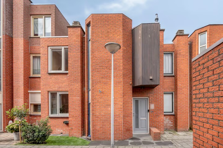 Tussenwoning Eikenhof 43 in De Lier