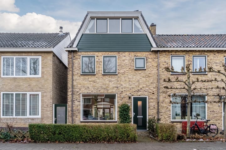 Hoekwoning Zaandammerstraat 30 in Wormer