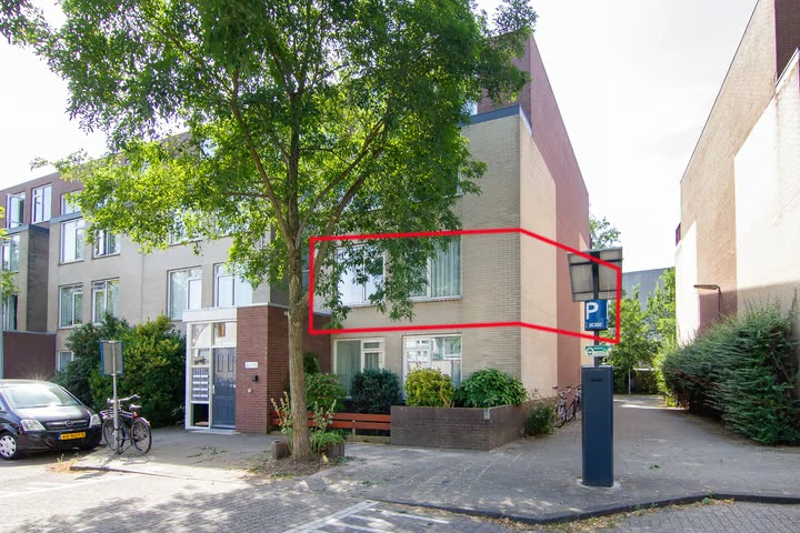Portiekflat Zadelmakerslaan 102 in Haarlem