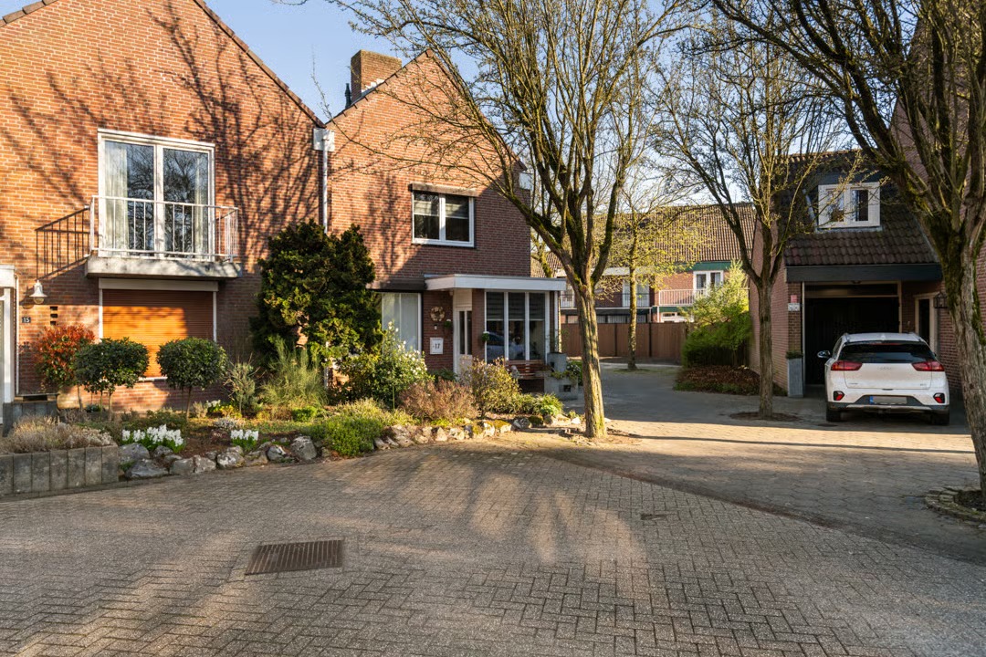 Hoekwoning Tamboerstraat 17 in Weert
