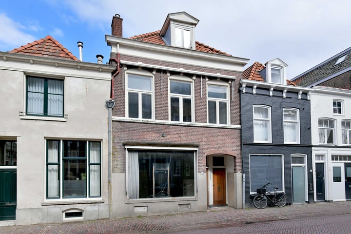 Eengezinswoning, tussenwoning Smedenstraat 88 Deventer