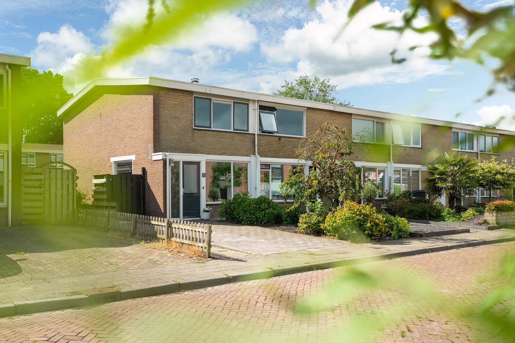 Hoekwoning Kloosterstraat 17 in Ten Boer