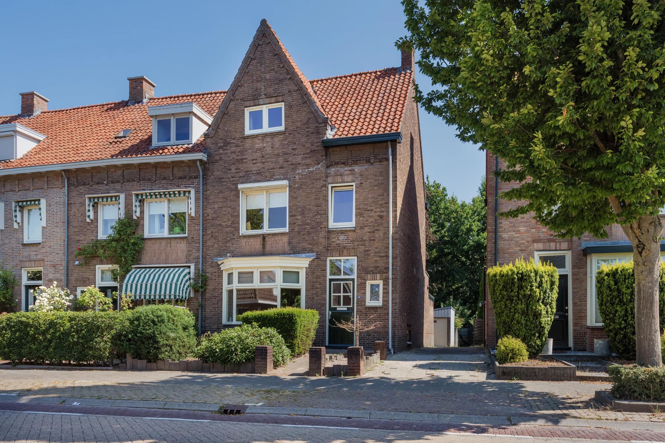 Hoekwoning Julianalaan 93 in Raamsdonksveer