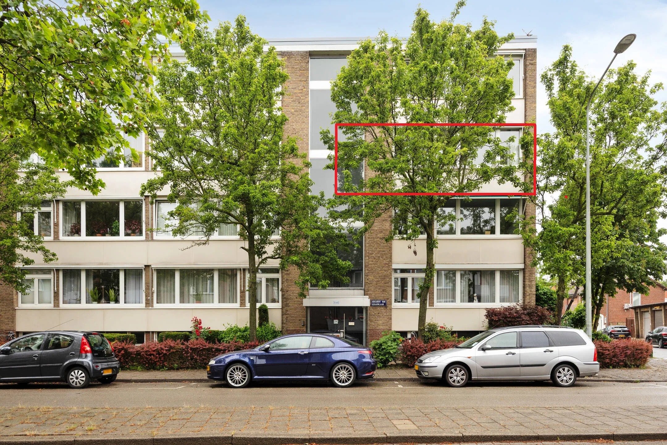 Portiekflat Adelbert van Scharnlaan E 3 in Maastricht