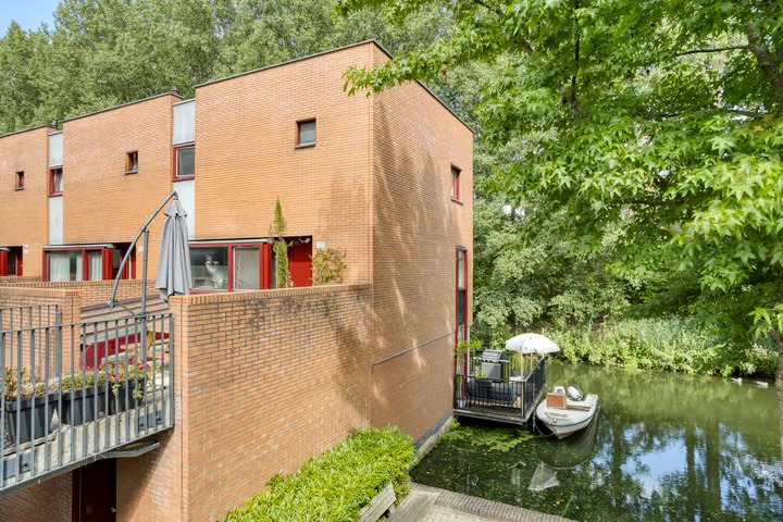 Hoekwoning Jacques Veltmanstraat 131 in Amsterdam