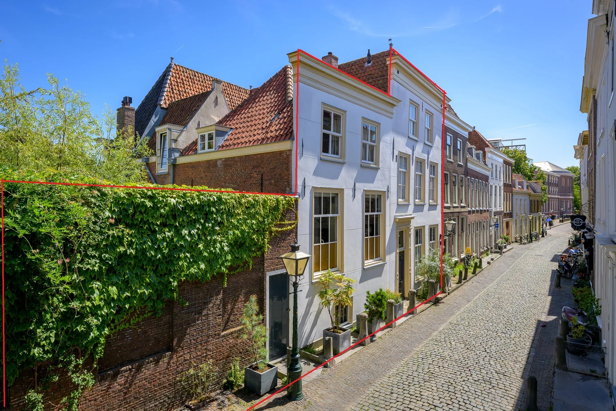 Hoekwoning Nieuwsteeg 2 in Leiden