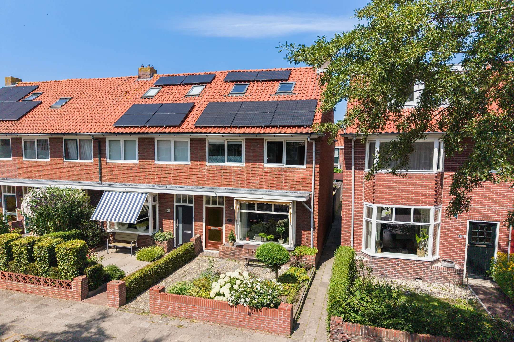 Hoekwoning Aert van der Neerstraat 44 in Leeuwarden