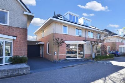 Eengezinswoning, 2-onder-1-kapwoning Koninginnehof 71 in Pijnacker