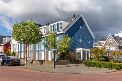 Hoekwoning Stavangerstraat 92 in Den Haag
