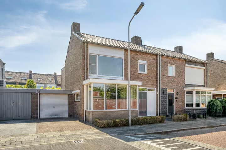 Geschakelde 2-onder-1-kapwoning Caspar Damstraat 30 in Zundert