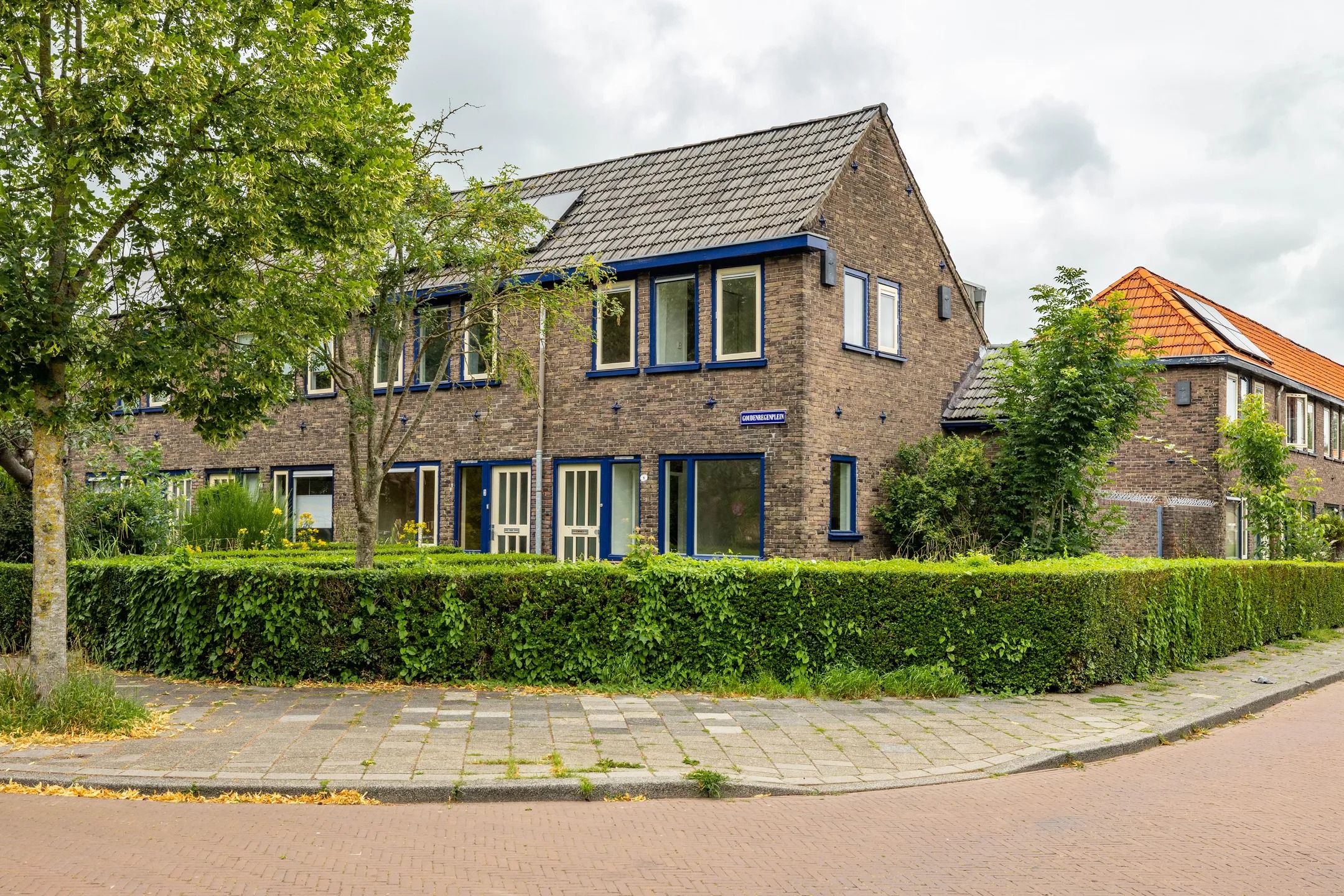 Hoekwoning Goudenregenplein 1 in Groningen