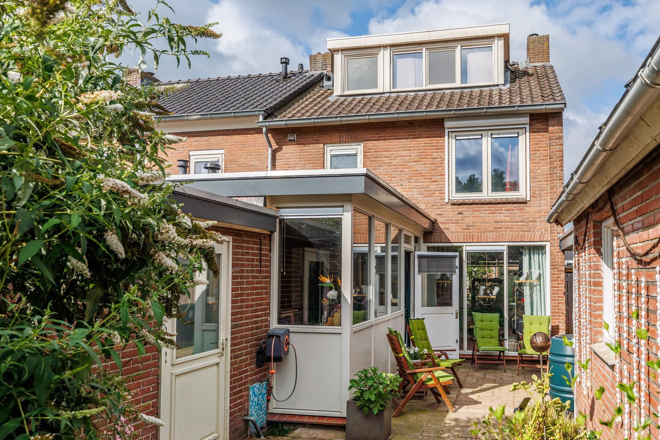 Hoekwoning Wilgenstraat 2 in Deest