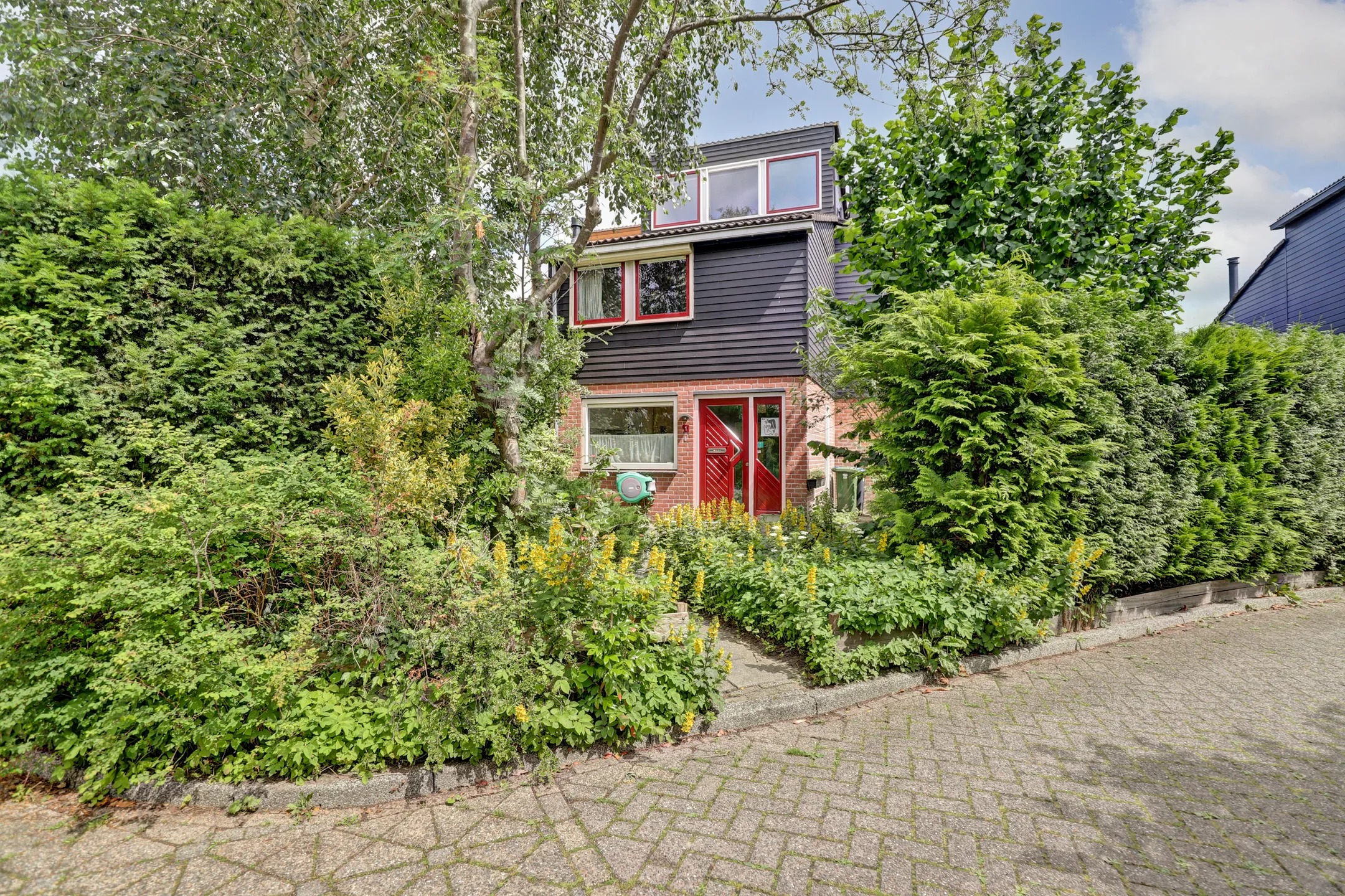 Hoekwoning Vogelmuur 1 in Bodegraven