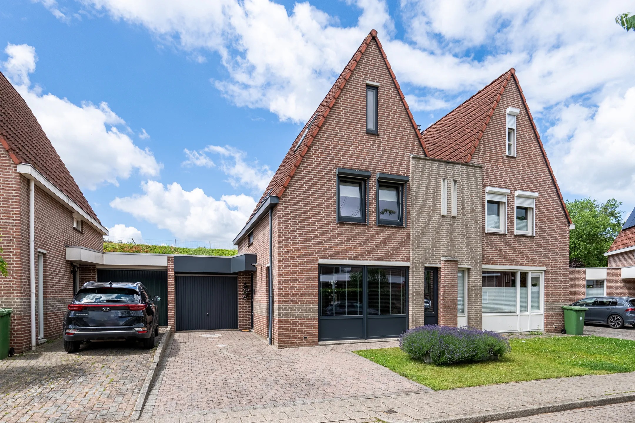 Halfvrijstaande woning Mies van der Rohestraat 28 in Landgraaf