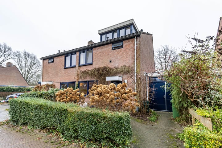 Geschakelde 2-onder-1-kapwoning Dravikweg 4 in Haren Gn