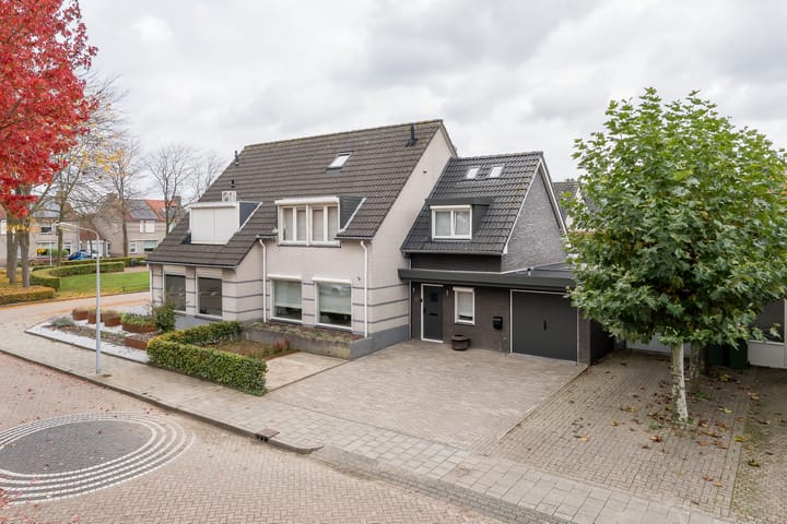 Eengezinswoning, 2-onder-1-kapwoning Poldermolen 67 in Weert