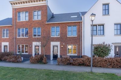 Eengezinswoning, tussenwoning De Zijp 65 in Vianen