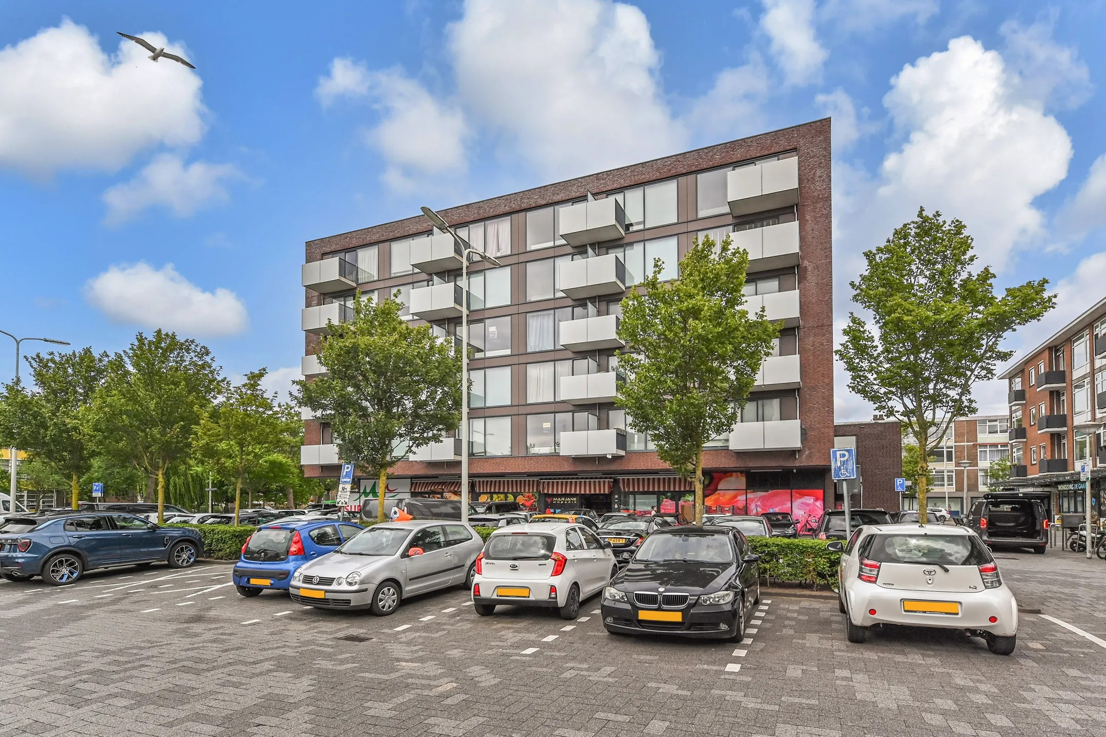 Galerijflat Ambachtsgaarde 258 in Den Haag